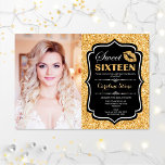 Foto Sweet 16 Birthday - Kiss Gold Black Kaart<br><div class="desc">Foto Sweet 16 Birthday - Kiss Gold Black. Zoiets zestien verjaardagsfeestdagen met je foto. Kenmerkt manuscriptdoopvont,  lippen kus en confetti. Zwart ontwerp met faux glitter Gold van kleur. Ideaal voor een elegante glam op 16e dag.</div>