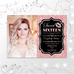 Foto Sweet 16 Birthday - Kiss Roos Gold Black Kaart<br><div class="desc">Foto Sweet 16 Birthday - Kiss Roos Gold Black. Zoiets zestien verjaardagsfeestdagen met je foto. Kenmerkt manuscriptdoopvont,  lippen kus en confetti. Roze kleurenroze vormgeving met faux glitter roos Gold. Ideaal voor een elegante glam op 16e dag.</div>