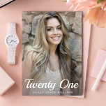 Foto Trendy Pink 21st Birthday Party Kaart<br><div class="desc">Deze pastel blush roze roze roos goud glitter ombre Elegant Script 21e verjaardag Uitnodiging is volledig gepersonaliseerd. Voeg vier verschillende foto's van de uitnodiging toe. Om resize en uw foto te plaatsen,  klik op de knoop "AANPASSEN IT".</div>