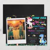 Foto: Unicorn en Dinosaur verjaardagsuitnodiging Kaart (Voorkant / Achterkant)