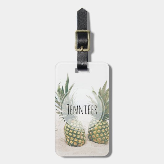 Foto van 2 ananassen op een strand bagagelabel (Voorkant verticaal)