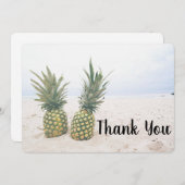 Foto van 2 ananassen op een strand bedankkaart (Voorkant / Achterkant)
