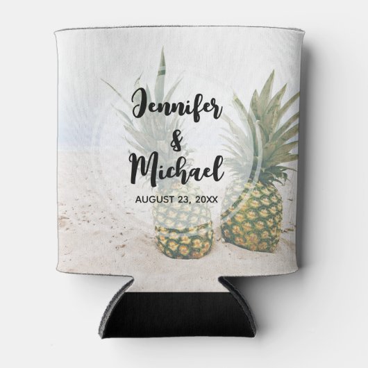 Foto van 2 ananassen op een strand bruiloft blikjeskoeler (Voorkant)