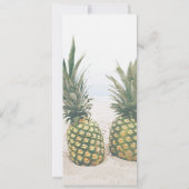 Foto van 2 ananassen op een strand bruiloft kaart (Achterkant)