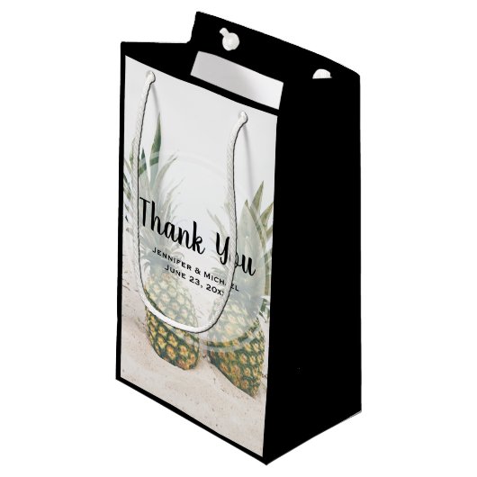 Foto van 2 ananassen op een strand bruiloft klein cadeauzakje (Voorkant Gekanteld)