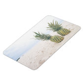 Foto van 2 ananassen op een strand magneet (Linkerzijde)