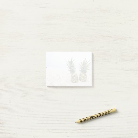Foto van 2 ananassen op een strand post-it® notes (Op bureau)