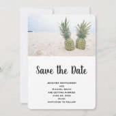 Foto van 2 ananassen op een strand save the date (Voorkant)