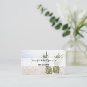 Foto van 2 ananassen op een strand visitekaartje (Staand voorkant)