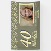 Foto van 40 en Fabulous Yellow Daisy Flower Waterv Spandoek (Verticaal)