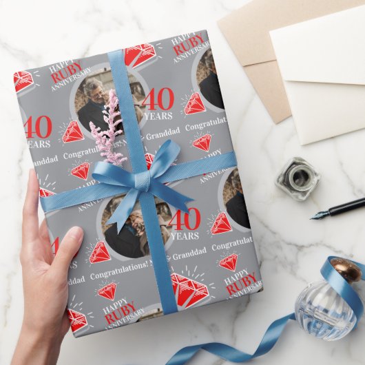 Foto van 40e rubydag zilveren ring, aangepast cadeaupapier (Geschenken)