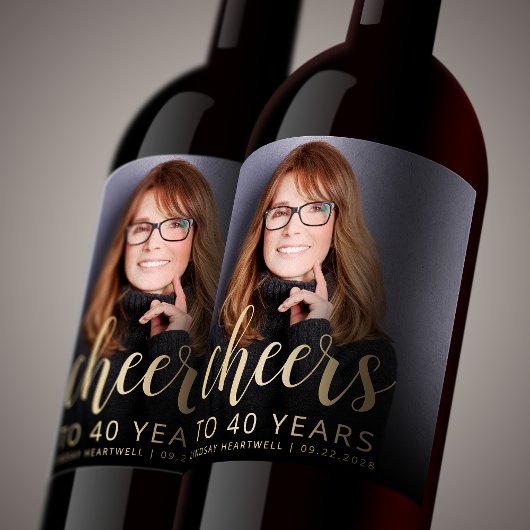 Foto van 40e verpartij met proost wijn etiket