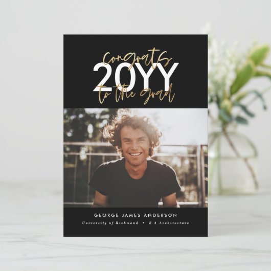 Foto van afstuderen met zwart en goud, modern scri (Staand voorkant)