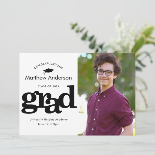 Foto van afstuderen modern, zwart wit aankondiging (Staand voorkant)