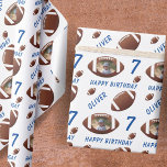 Foto van American Football Ball Happy Birthday Cadeaupapier<br><div class="desc">Amerikaanse Football Ball Happy Birthday-fotopapier. Football-themed verjaardagsverpakkingspapier met naam,  foto- en football ballen. Geweldig voor kinderen die van football en sport houden.</div>