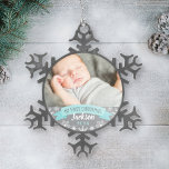 Foto van Aqua Blue Baby Tin Sneeuwvlok Ornament<br><div class="desc">"Mijn eerste Kerstmis" banner en sneeuwvlokvormig ornament kunnen worden gepersonaliseerd met de naam van de baby en het geboortejaar. Omvat een tweede foto op de rug. Aqua/blauwgroen blauwe,  grijze en witte kleuren.</div>