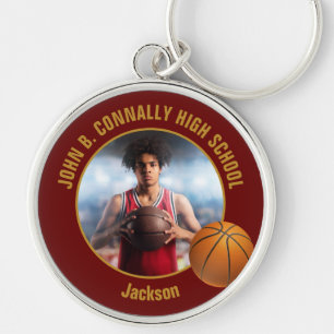 Foto van basketbalspeler in bordeauxrood en goud sleutelhanger