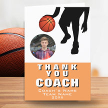 Foto van basketbalspeler silhouet coach oranje