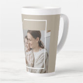 Foto van Beige Modern | Vrolijk geborsteld Pasen Latte Mok (Rechterhoek)