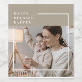 Foto van Beige Modern | Vrolijk geborsteld Pasen Wijn Etiket (Enkel label)