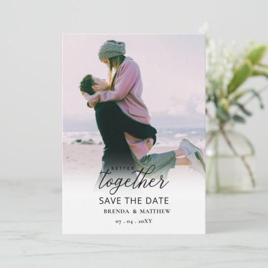 Foto van beter gecombineerd kalligrafie save the date (Staand voorkant)