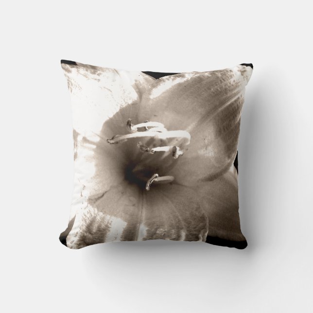 Foto van Black and White Lily Kussen (Voorkant)