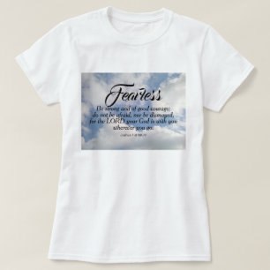 Foto van Blue Cloudy Sky is niet scherp te zien in T-shirt