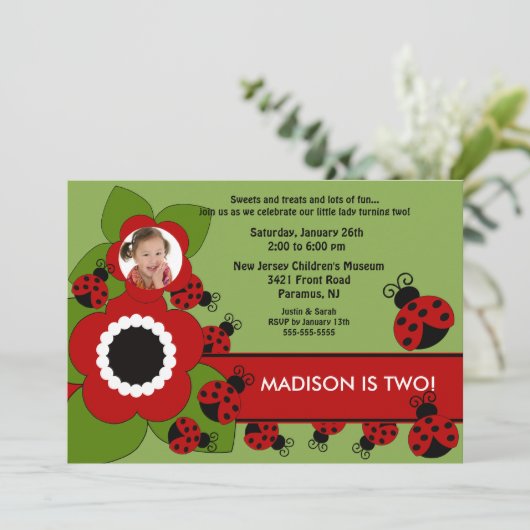 Foto van Bright flower & Ladybug - uitnodiging voo (Staand voorkant)