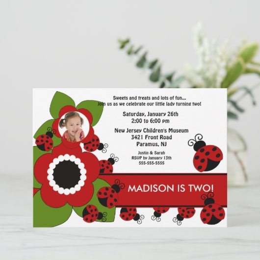 Foto van Bright flower & Ladybug - uitnodiging voo (Staand voorkant)