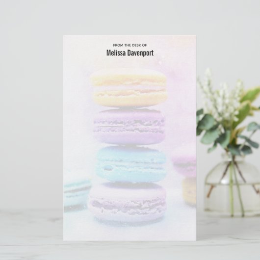 Foto van Colorful Delicious Macarons Briefpapier (Staand voorkant)