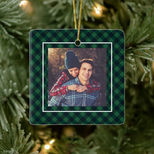 Foto van Cozy Trendy Green Buffalo Plays Keramisch Ornament (Boom)