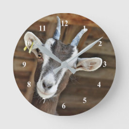 Foto van Cute Brown en White Goat Ronde Klok