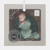 Foto van Cute Delivery Parcel Baby Geboortedatum Glas Ornament (Voorkant)