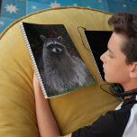 Foto van Cute Forest Raccoon Wildlife Planner<br><div class="desc">Deze maandelijkse/wekelijkse kalandarplanner houdt al uw toekomstige activiteiten en programma's georganiseerd in één,  handige plaats en kenmerkt het foto-afbeelding van een schattige,  bosareaal die voor de camera plaatst. Selecteer uw plannerstijl,  grootte en draadkleur.</div>