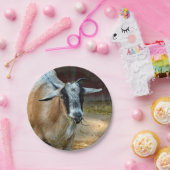 Foto van Cute Goat Eating Hay Papieren Bordje (Feest)