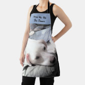 Foto van Cute Lazy Dog Napping voor de avondmaalti Schort (Insitu)