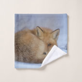 Foto van Cute Little Fox gekrompen in Winter Bad Handdoek (Wasdoekje)