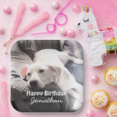 Foto van Cute Tired White Dog met Best Friend Dad Papieren Bordje (Feest)