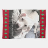 Foto van Cute White Dog Red met kerstbomen Theedoek (Horizontaal)