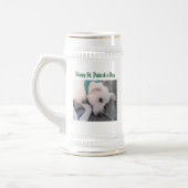Foto van Cute White Puppy Dog St. Patrick's Day Bierpul (Links)