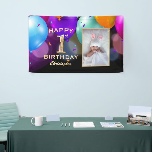 Foto van de eerste jaardag van de zwarte en gouden spandoek (Beurs)