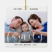 Foto van de familie, namen, zoete kerstboomkleed keramisch ornament (Achterkant)