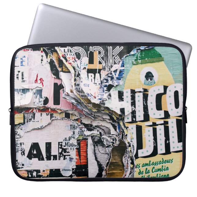 Foto van de kledij van gescheurde papieren laptop sleeve (Voorkant)