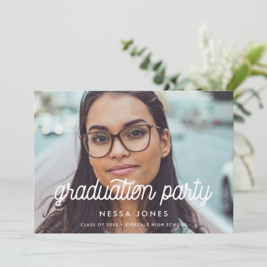 foto van de  minimalistische graduatiemedia aankondiging (Staand voorkant)