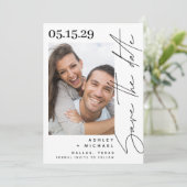 Foto van de moderne hand Lettert script Save The Date (Staand voorkant)