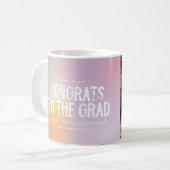 Foto van de moderne pastelregenboog afstuderen koffiemok (Voorkant links)