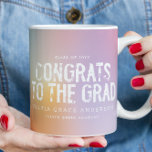 Foto van de moderne pastelregenboog afstuderen koffiemok<br><div class="desc">Moderne,  hedendaagse foto-graduatie party decor foto-mok gunstiger geschenk. Met ruimte voor foto en informatie op de achterkant van de kaart. Moderne roze,  roze,  roze [paarse,  blauwgroen,  blauwe,  groene,  oranje,  gele pastelregenboog en witte kleur kunnen worden aangepast aan uw stijl.</div>