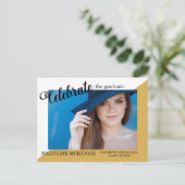 Foto van de moderne Trendy Yellow White Graduation Briefkaart (Staand voorkant)