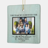 Foto van de Quarantine Faux Hood Keramisch Ornament (Links)