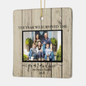 Foto van de Quarantine Faux Hood Keramisch Ornament (Links)